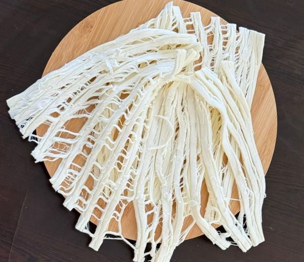 Çeçil Peyniri (1 KG)